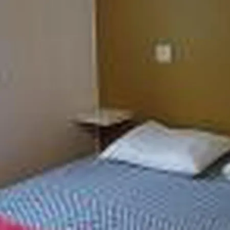 Camping Mobil Cosy Avec Clim - 2 Pers. - Api-1-52-2746 Sournia